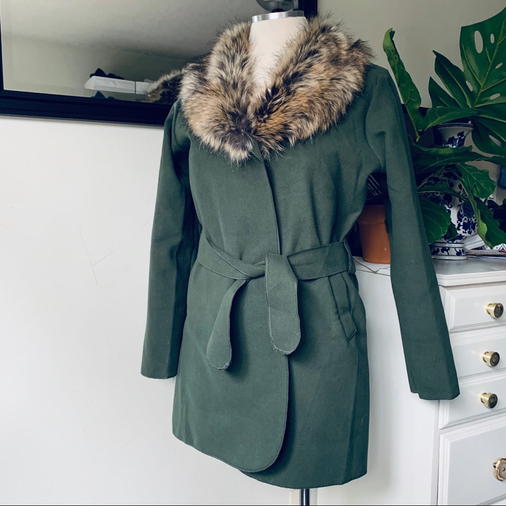 NWOT Boohoo Wrap Coat with Faux Fur Collar